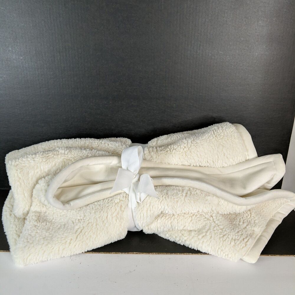 Pottery Barn Cozy Teddy Faux Fur Throw Ivory Velvet Blanket Coverlet 66 x 52 in - Picture 1 of 7